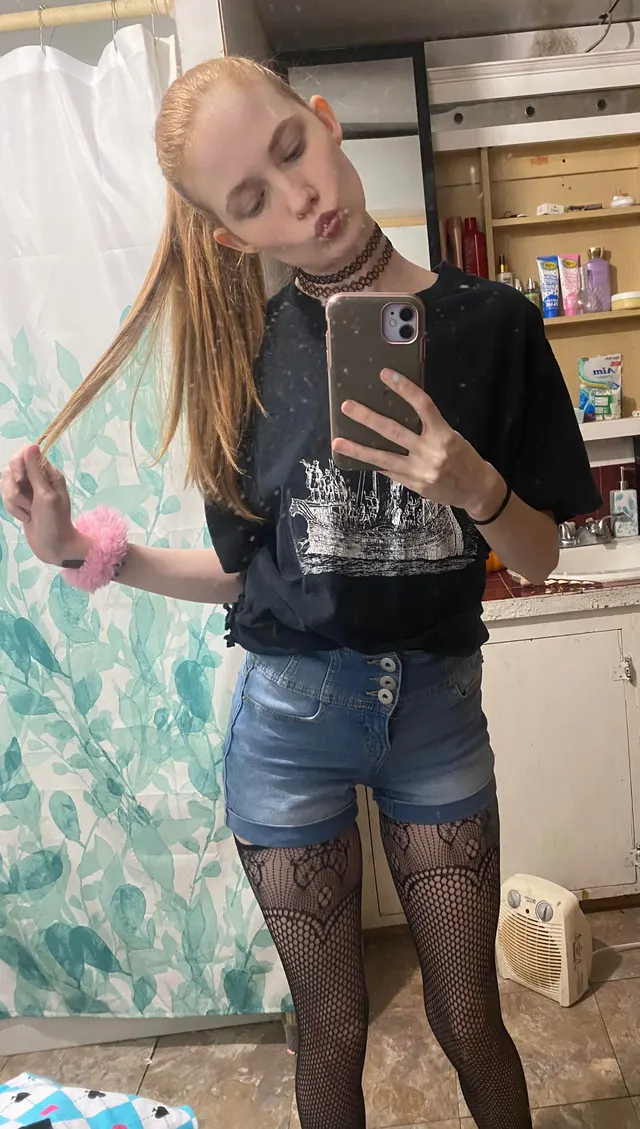 I never wear a bra or panties.😏