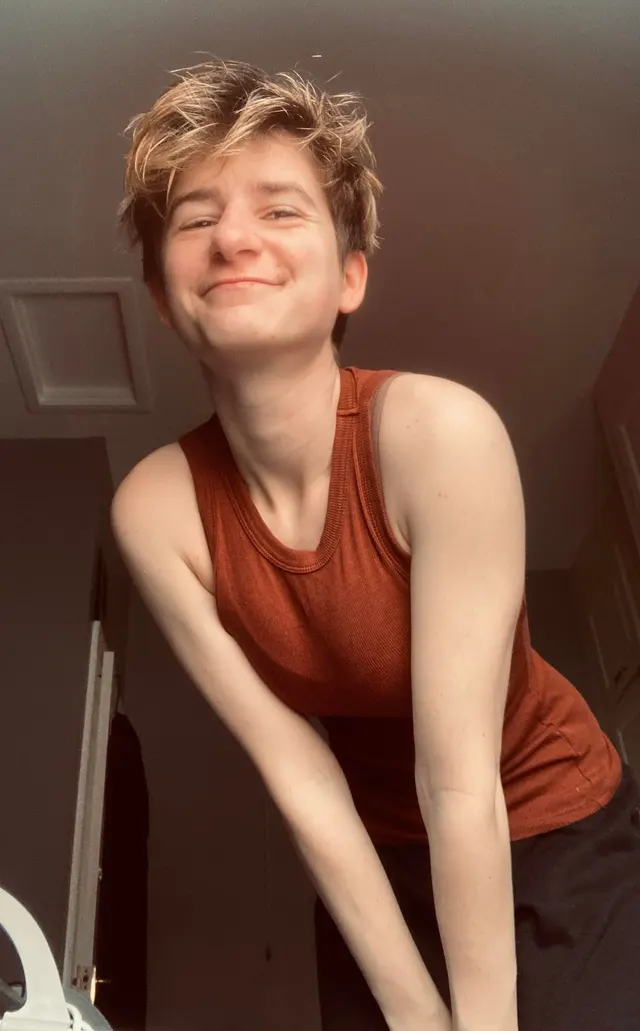 Just a cute innocent enby 😌