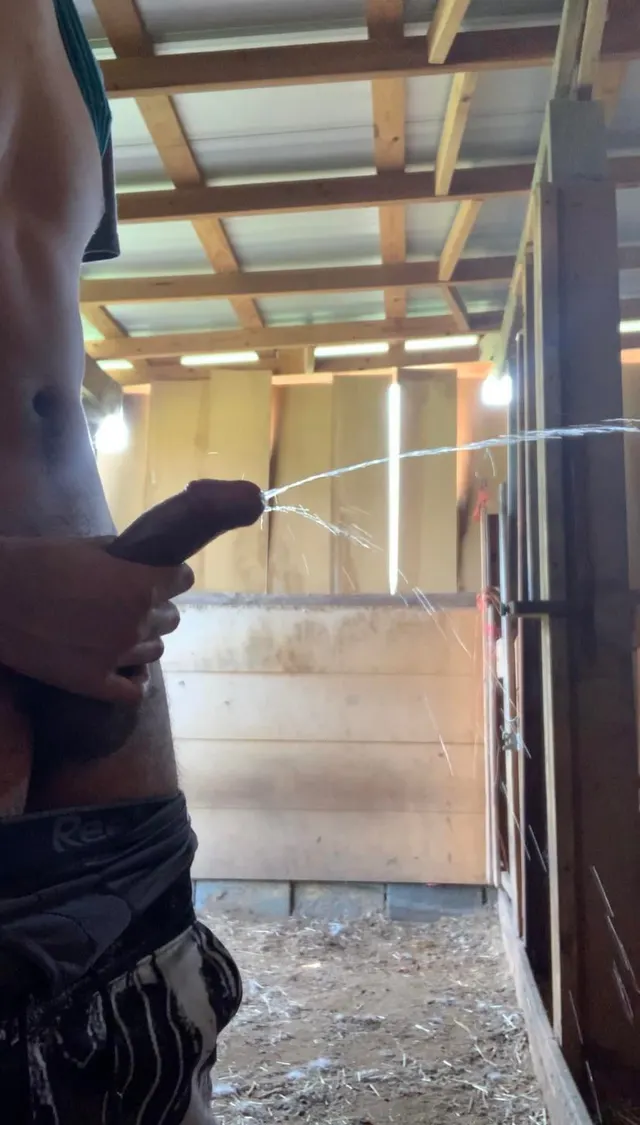 Who wants to enjoy this double stream from my uncut cock?😏🫣