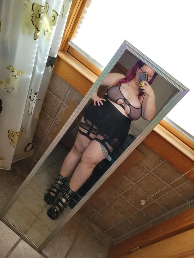 So here's the full outfit I was supposed to wear to a festival, but unfortunately it got canceled so no one will see it on me in public until I attend another one. Pretty bummed considering how much I loved this fit