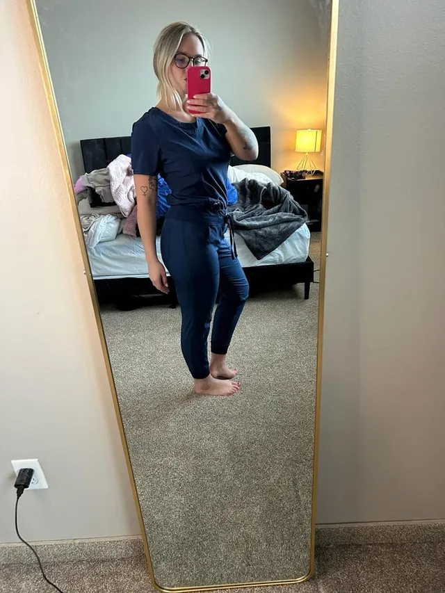 You have an appointment with me and I walk in fully nude, what do you do?