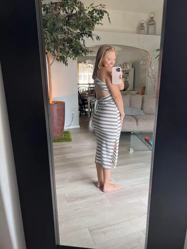 Summers come, and Summers go. But the sundress will never go away ☺️