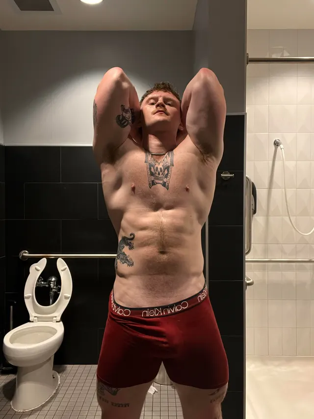 Do you like jacked redheads?👀