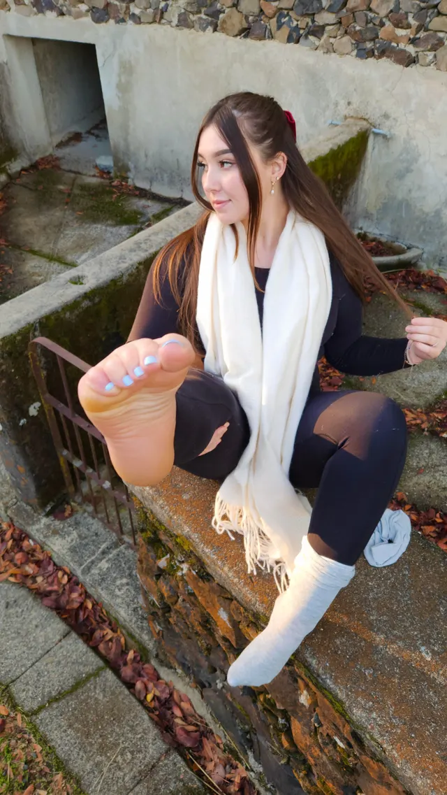 Can I keep them warm on your lap??? 🍂🍁🔥