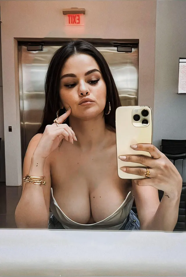 Selena Gomez's selfies