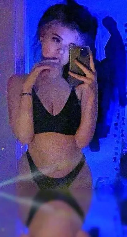 Goth Girl of your Dreams gets Fat! 