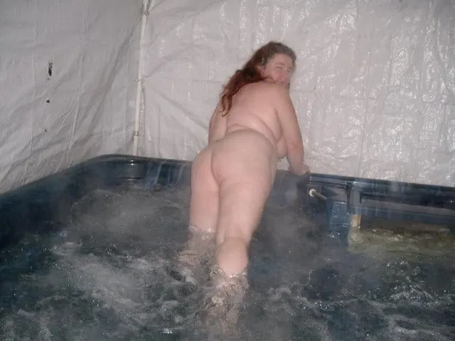 No clothes allowed in the tub