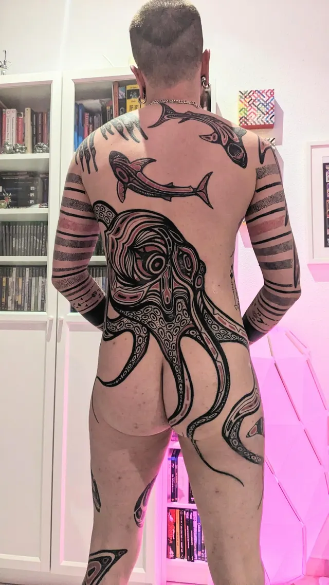 New back piece blends very well with the rest, don't you think? 🐙