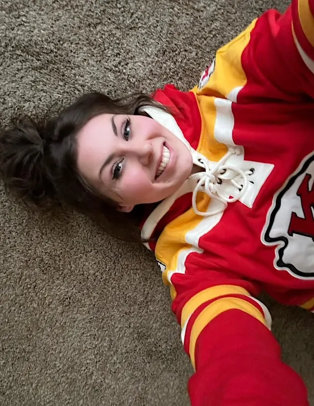 25yo Iowa native, chief fan! ❤️💛❤️ do I make you horny? 