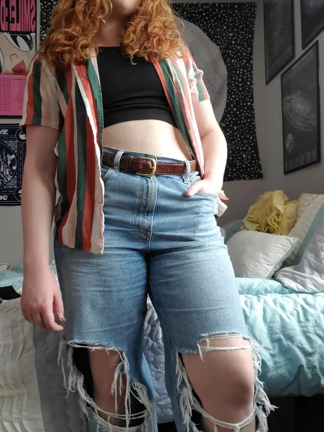 Swipe to get me out of my gay-ass clothes 🤭