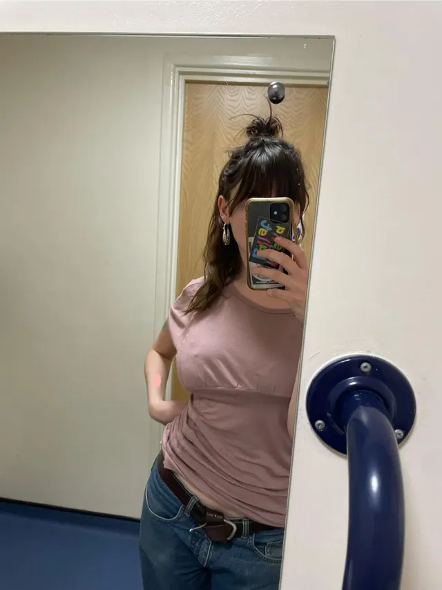 (F) being naughty at work 🫣