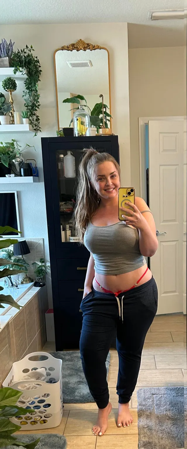 On/off (f) thick hot wife