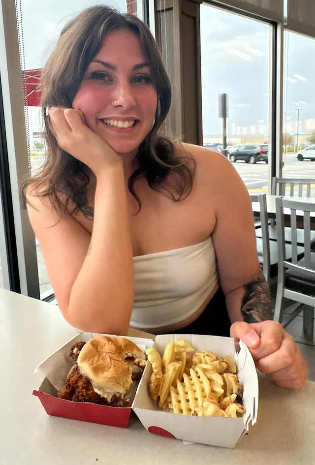 Happy fri-yay!! ➡️😈