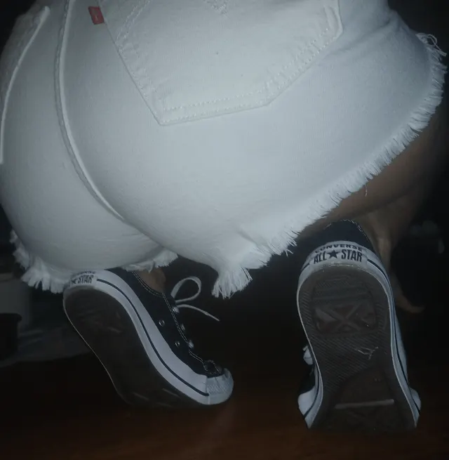 Black low top chucks