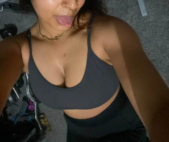 Showing off my Indian body for all men to check out ❤️ 🤭[F]