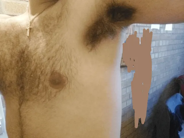 For some reason, i love sharing my pits (23M)