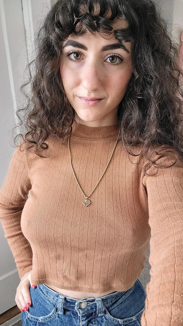 Feeling really cute in my mockneck shirt today 🤎