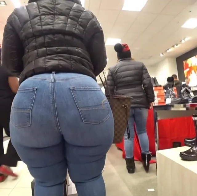 Nice to find a cute pear shaped booty while shopping