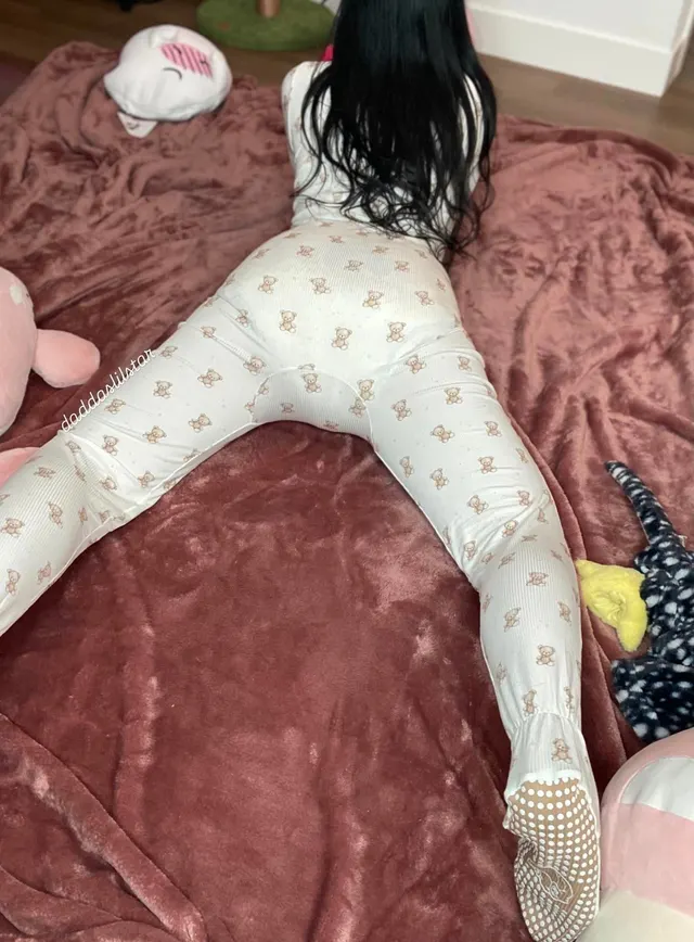 Footy jammies are so cuuute 💕