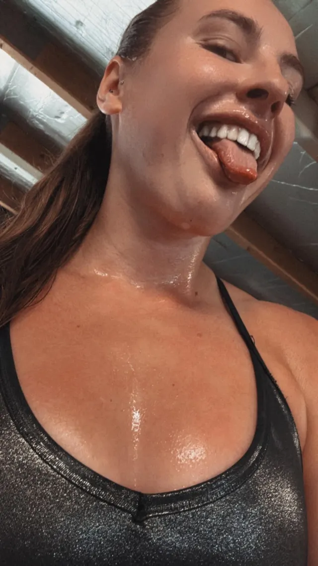 This English weather is killing me 🥵