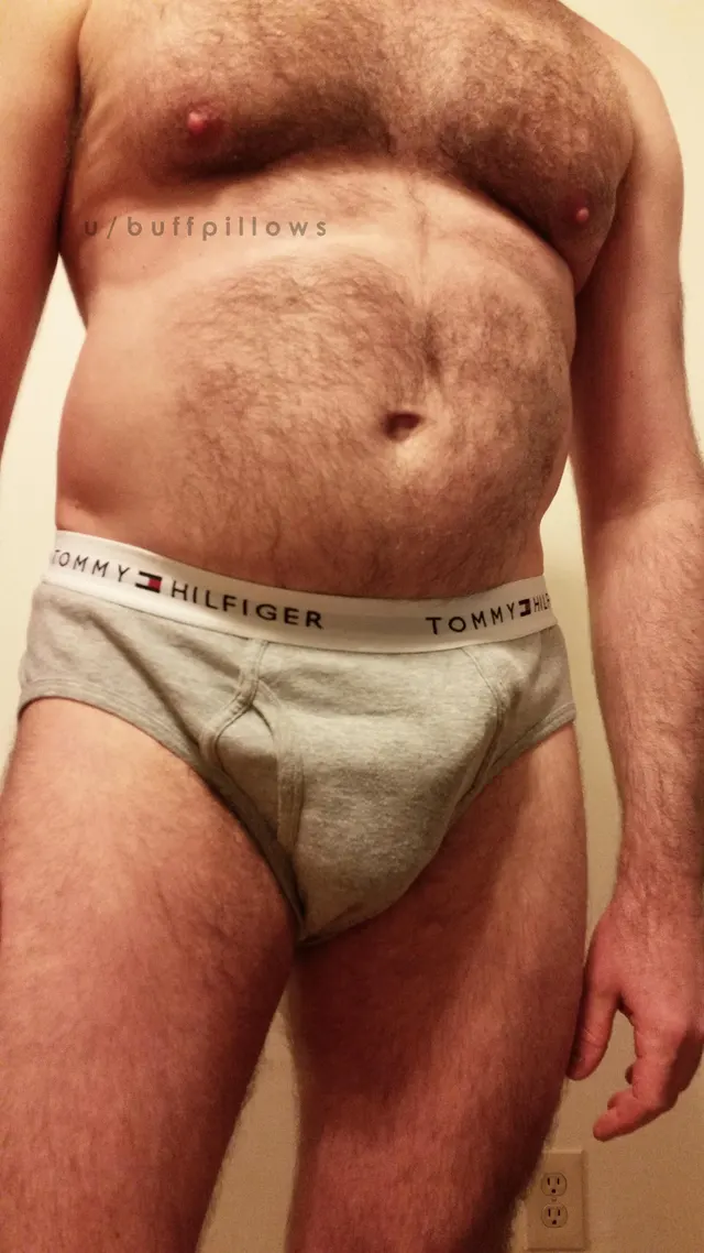 didn't get enough to eat at your backyard cookout yesterday? this dad's got plenty of beef and buns to feed you. [46] 😋