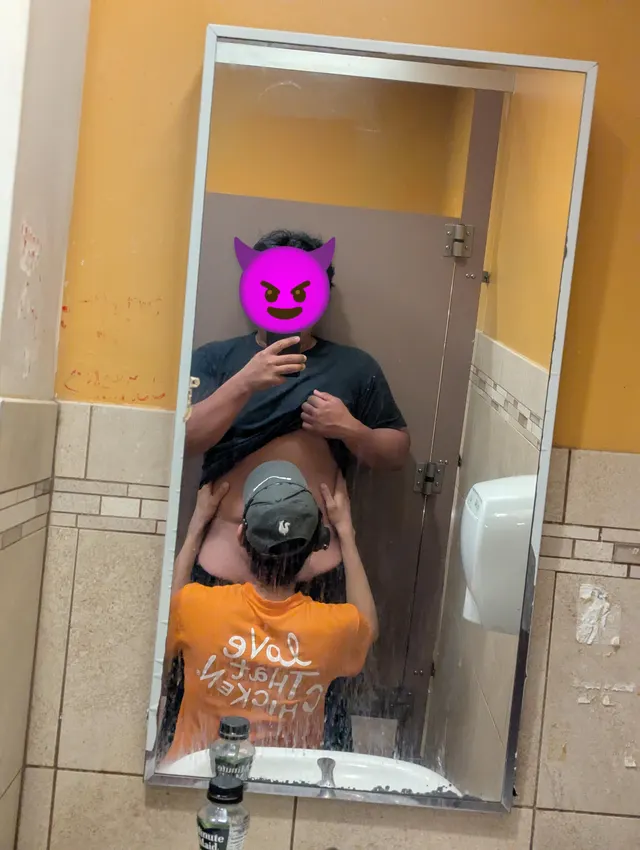 Getting off by a Popeyes worker 😂