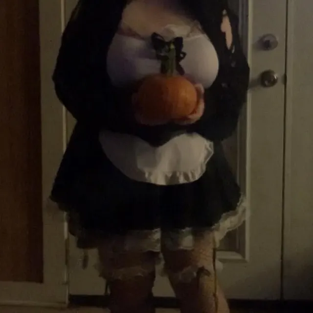 me 4 Halloweens ago vs me now