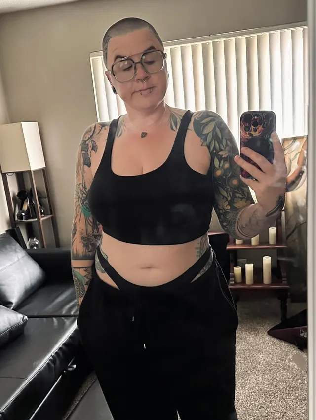 A butch with Mommy tits
