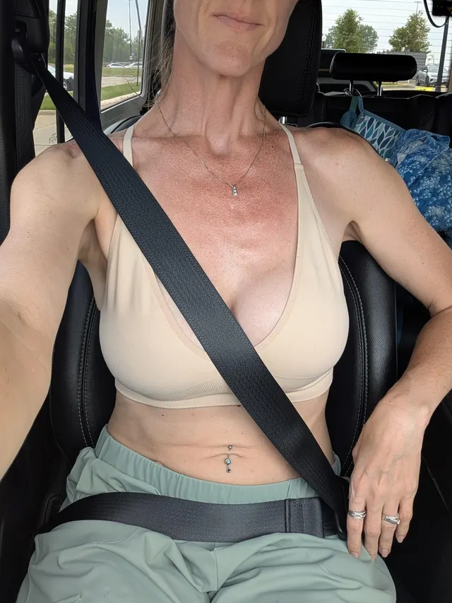 6'2" - [F] - I like cumming in the car