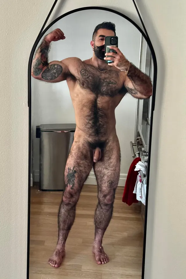 Who wants some werewolf daddy cock?