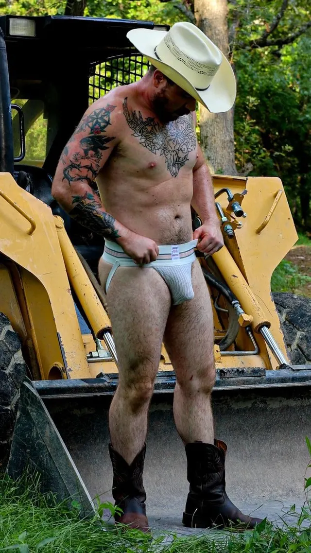 Should country buds wear jocks?