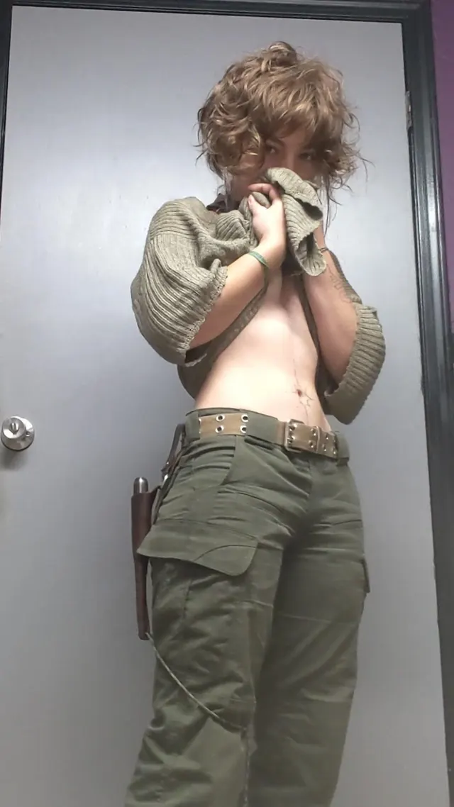 Lil bro keeps flashing you at work •••