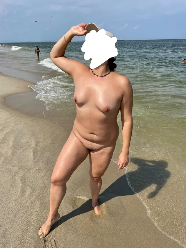 Do you like my nudist wife?