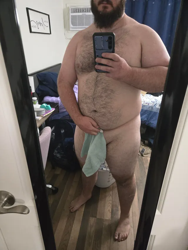31M4F- Chicago- Do any women want to talk and have some fun with a guy with my body type?