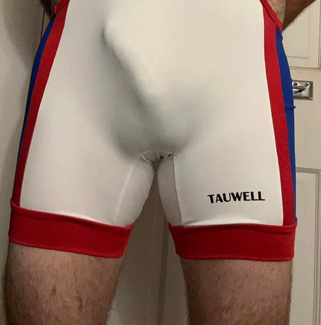 Got my first singlet. I’m not hung at all but it shows well in this if you ask me. I was pleasantly surprised.