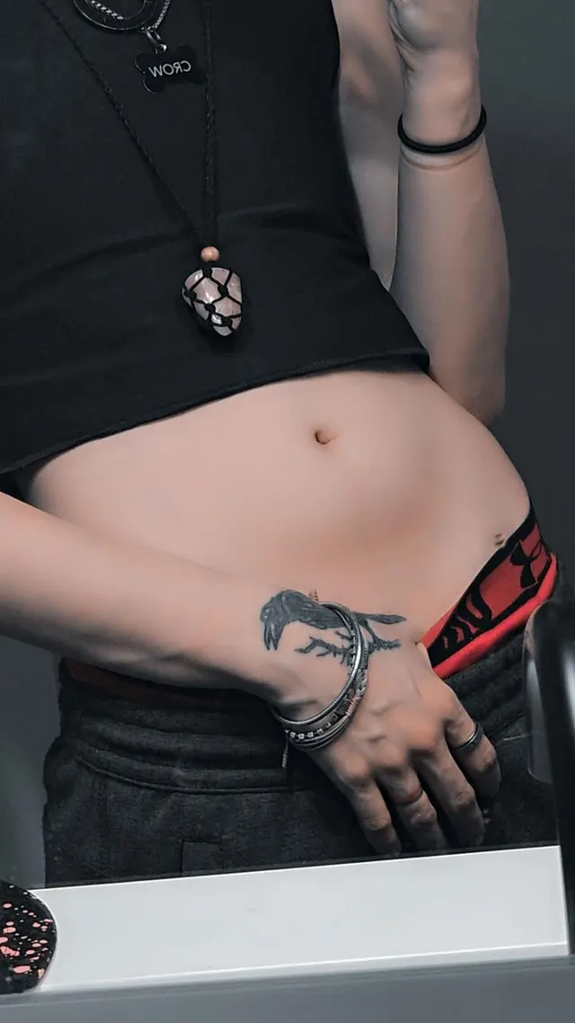 come worship my body, pretty little things~