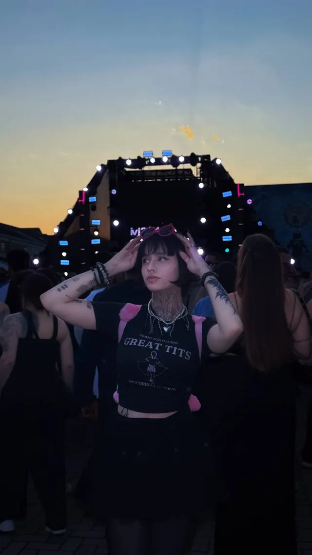 In Public vs In Reddit