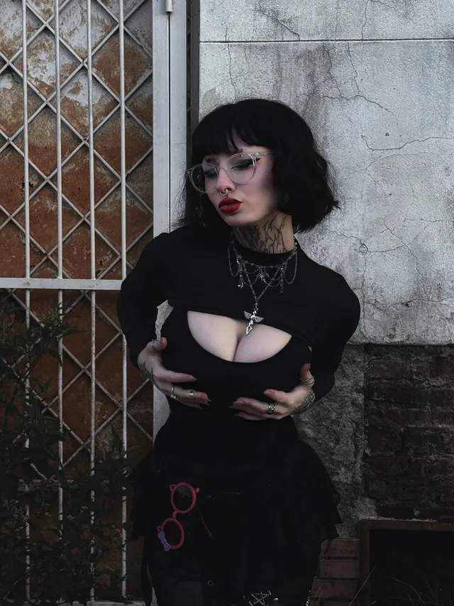 In Public vs on Reddit