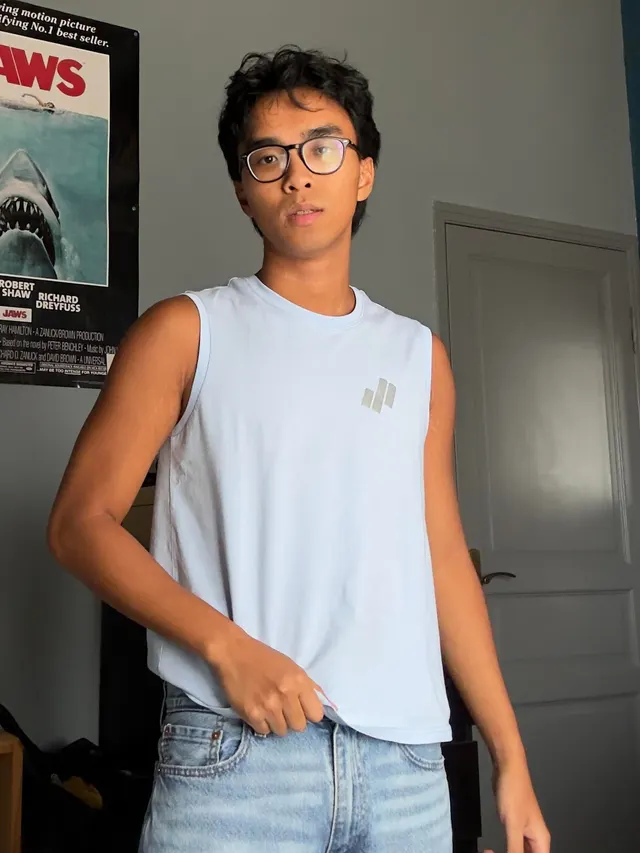 Oops my outfit just dropped ! 🙄