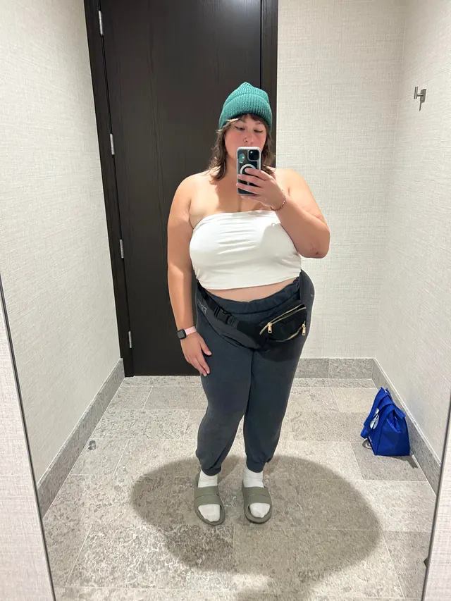 Transition from clothes to swimsuit and everything in between