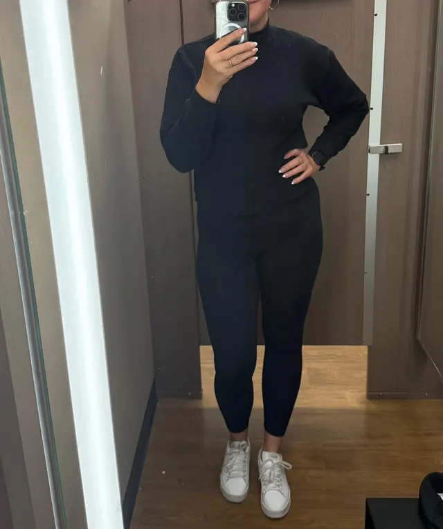 Some middle-aged, changeroom mombod. Need something to feel sexy in.