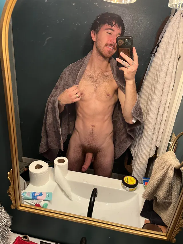 [26] GRWM but I just send you nudes