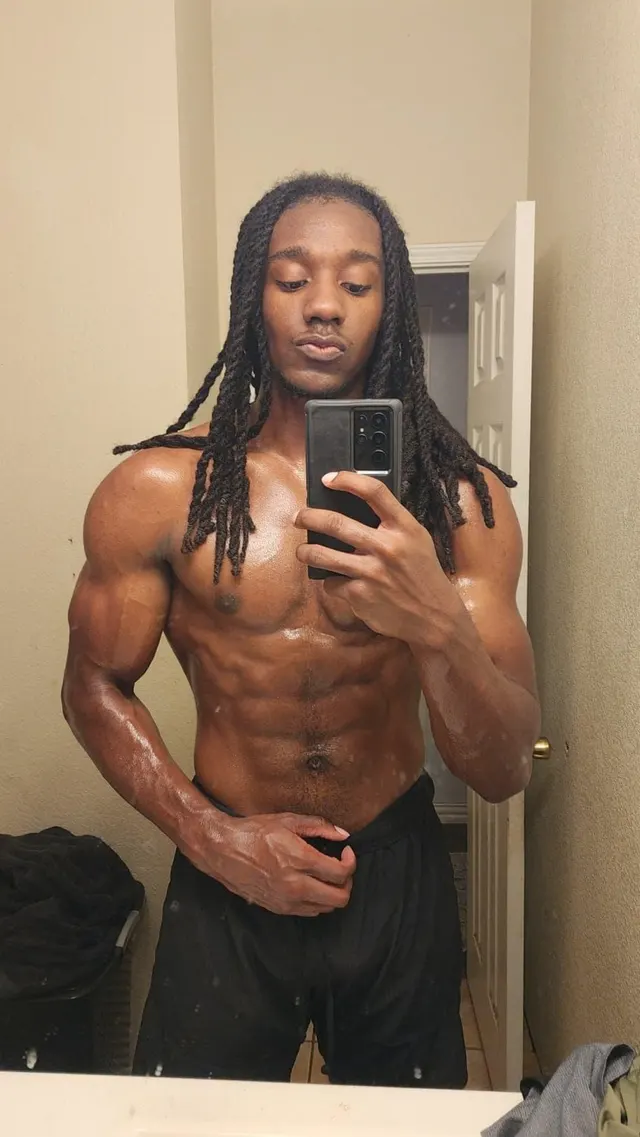 26 Bodybuilder, swipe and see 💪🏽