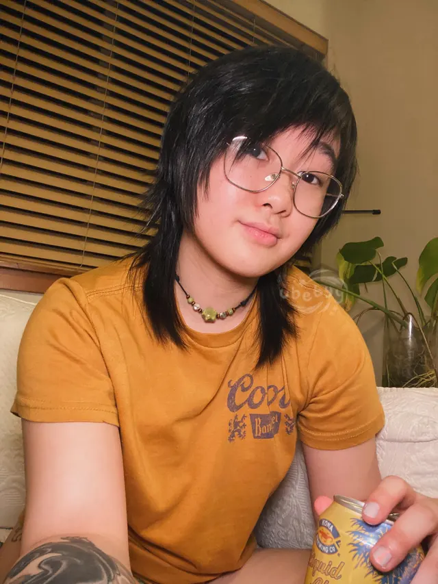 POV: Splitting a pack of beer with me to let loose ;-)