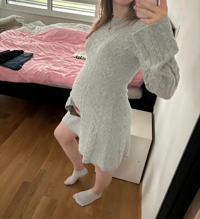 My Christmas dinner outfit. How do I look? 28weeks pregnant