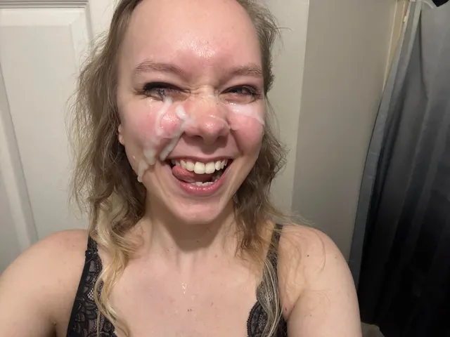 Taking 2 loads on my face makes me want 3…. Or 4… or 5…. I could keep going🤭💦🥵