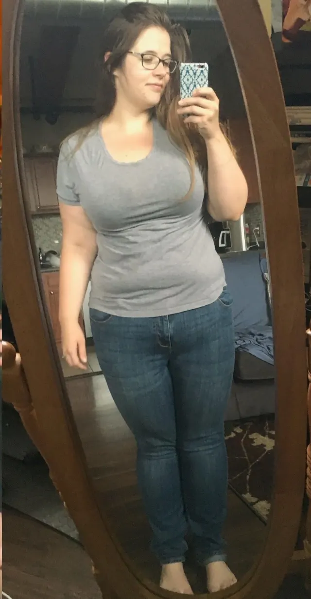 Swipe to strip me and see what over 150lbs of weight gain looks like 🐷