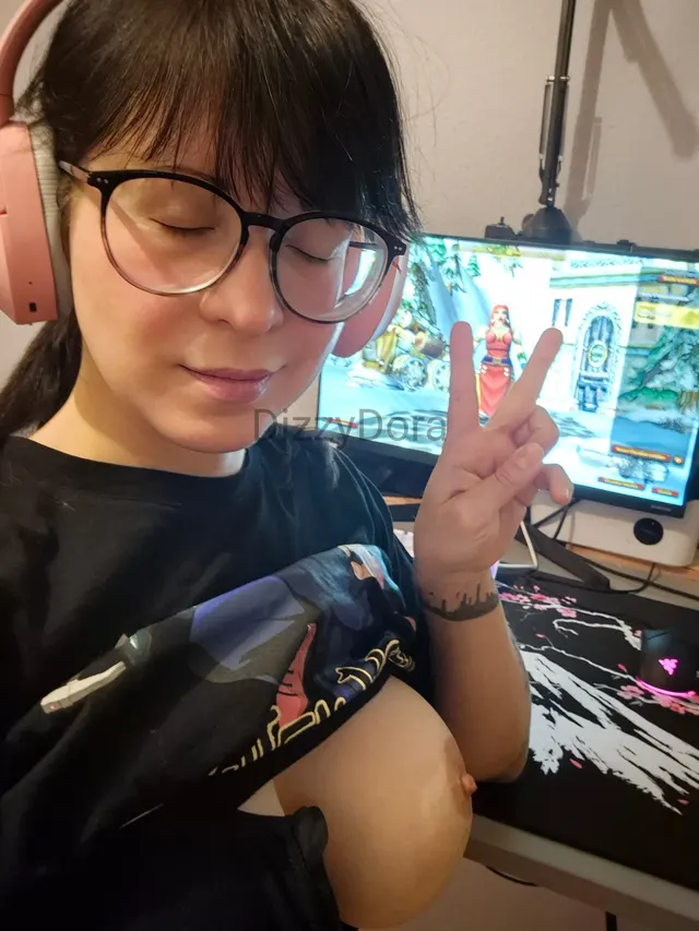 Playing too much WoW recently so my bush is growing lol [F]