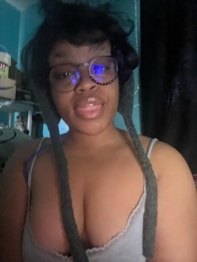 it’s BHM so black butches like me deserve worship from you ~