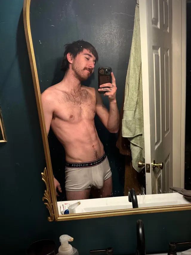 [26] Skater dad 🖤 Can I pull it out for you?